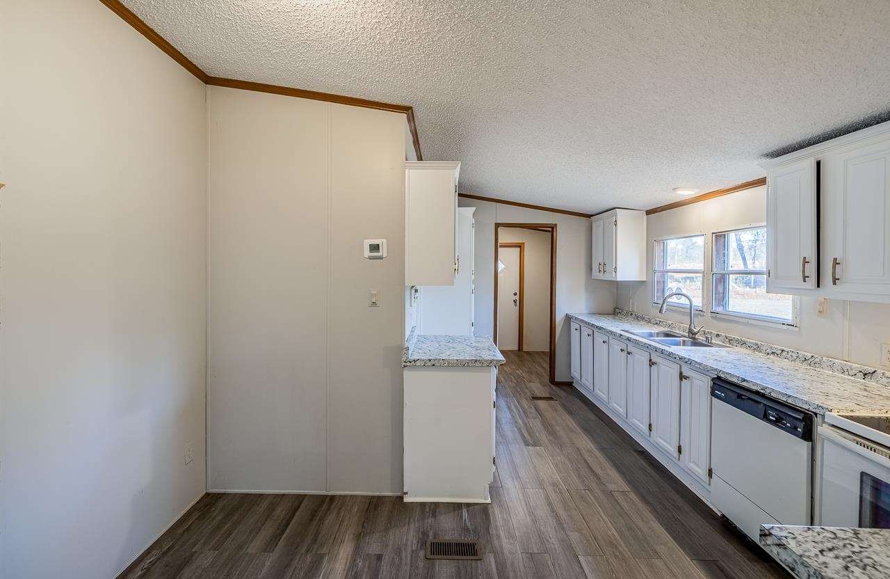 514 Dewayne Drive Wellford, SC 29385 - Photo 9 of 30