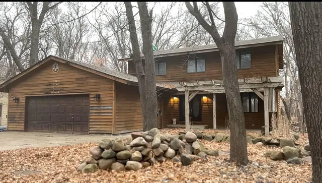 $374,900 | 939 Lois Lane, Circle Pines, MN 55014