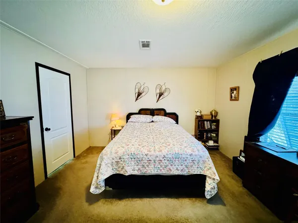 $220,000 | 4350 Southwest 10th Avenue, Okeechobee, FL 34974