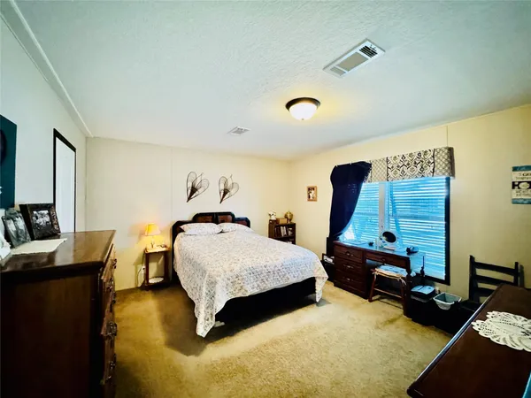 $220,000 | 4350 Southwest 10th Avenue, Okeechobee, FL 34974