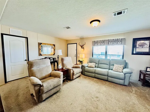 $220,000 | 4350 Southwest 10th Avenue, Okeechobee, FL 34974