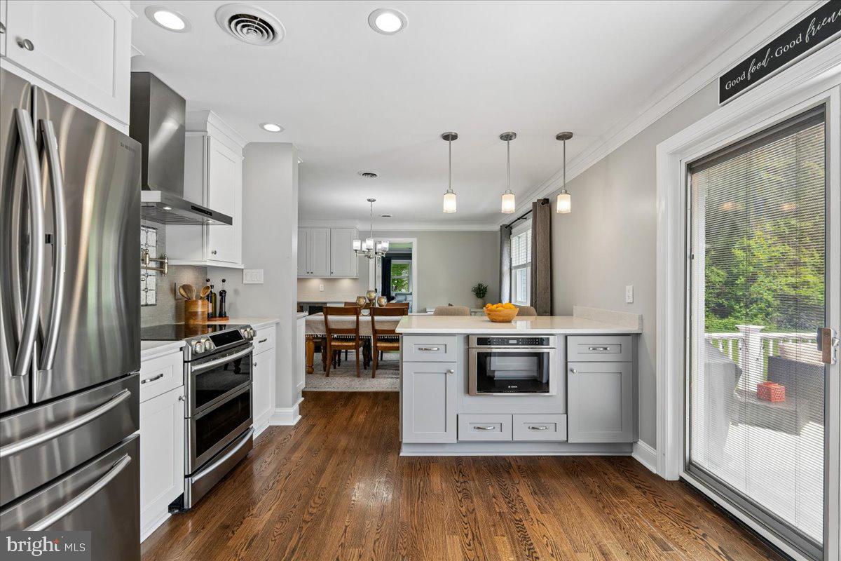 1946 Briggs Chaney Road Silver Spring, MD 20905 - Photo 18 of 92 Luxury flooring