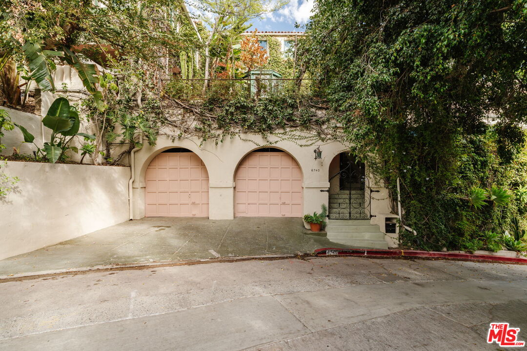 6740 Milner Road Los Angeles, CA 90068 - Photo 2 of 65
