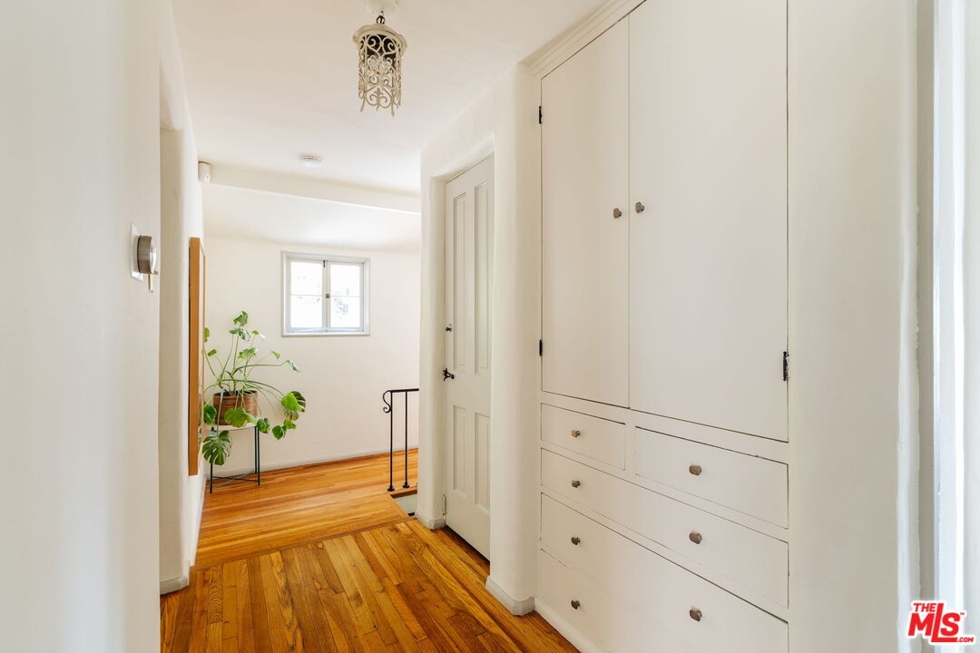 6740 Milner Road Los Angeles, CA 90068 - Photo 26 of 65