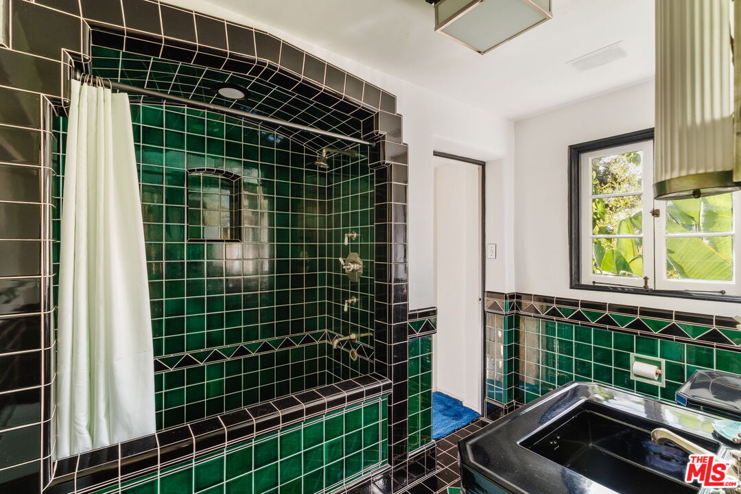 6740 Milner Road Los Angeles, CA 90068 - Photo 33 of 65