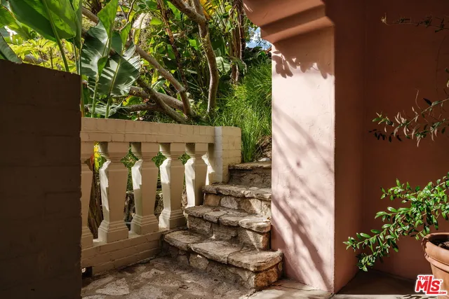 $2,495,000 | 6740 Milner Road, Los Angeles, CA 90068