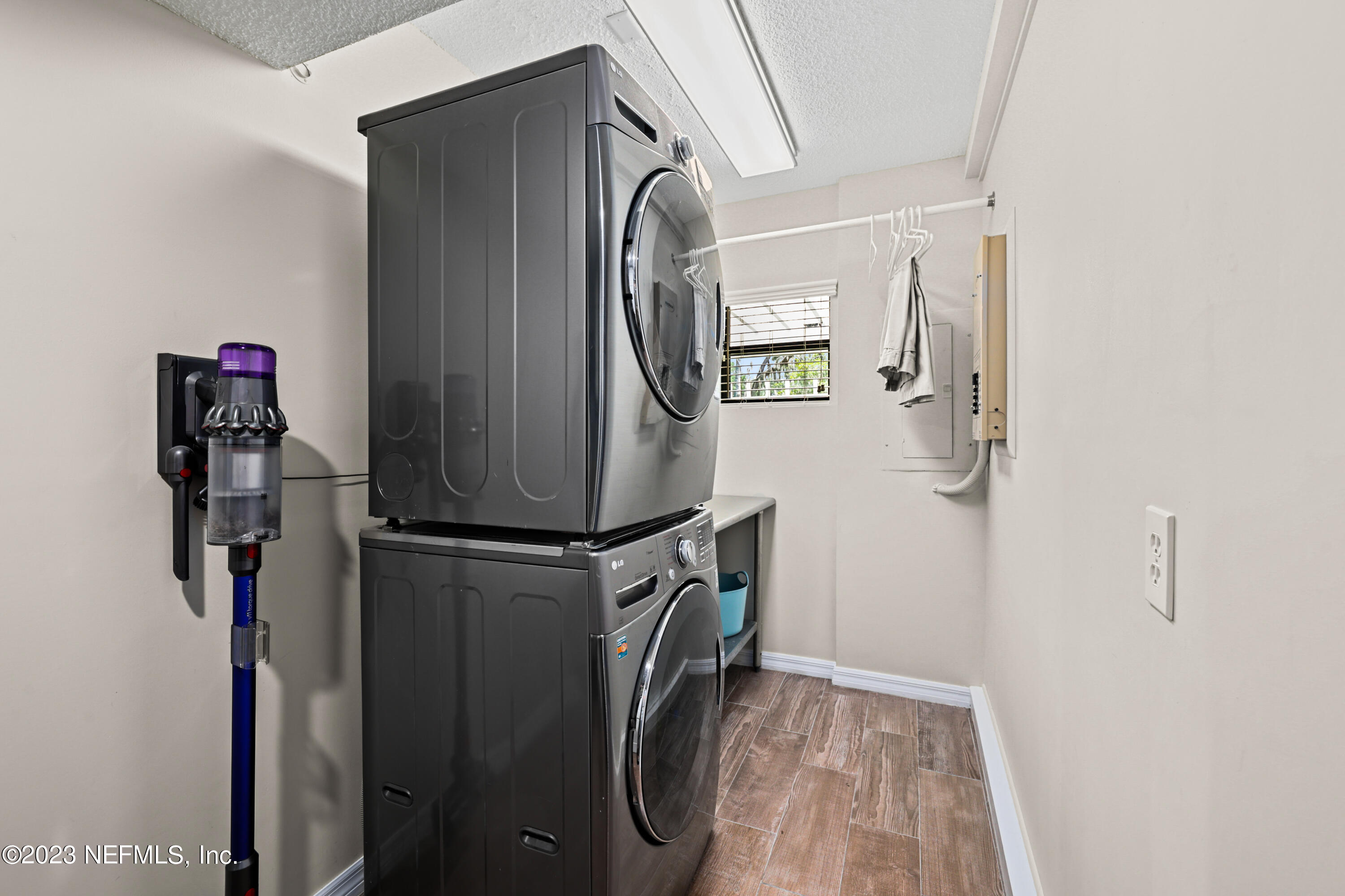 716 Cedar Creek Road Palatka, FL 32177 - Photo 25 of 62 a utility room with dryer and washer