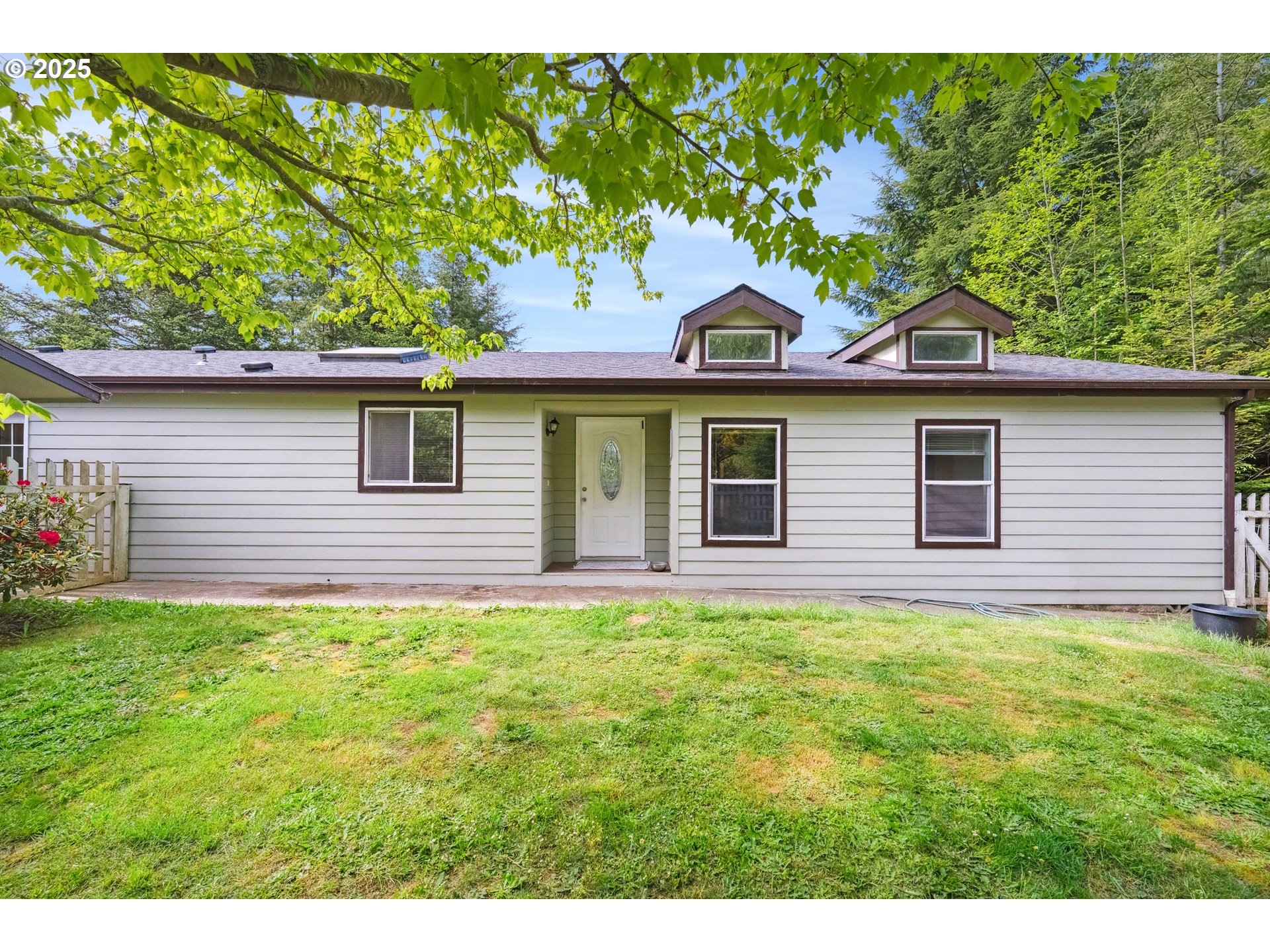 68226 Iris Road North Bend, OR 97459 - Photo 3 of 33 Gallery Image 3