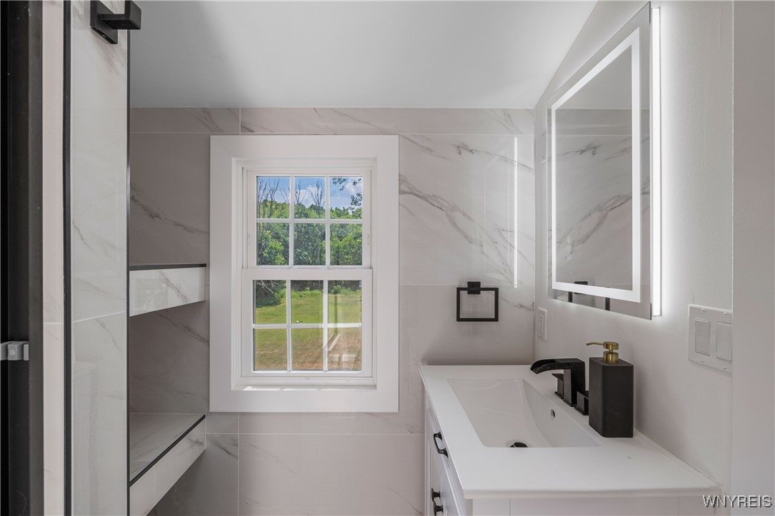 9461 Greiner Road Clarence, NY 14031 - Photo 18 of 37