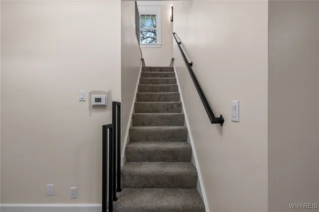 $389,900 | 9461 Greiner Road, Clarence, NY 14031