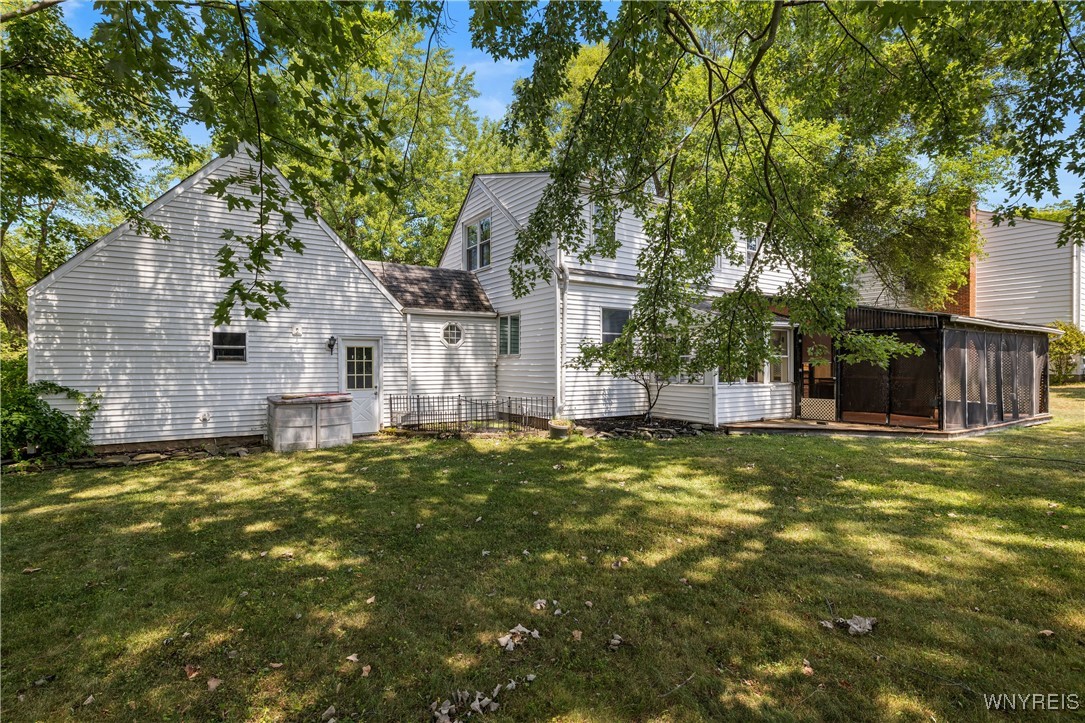 9461 Greiner Road Clarence, NY 14031 - Photo 4 of 37