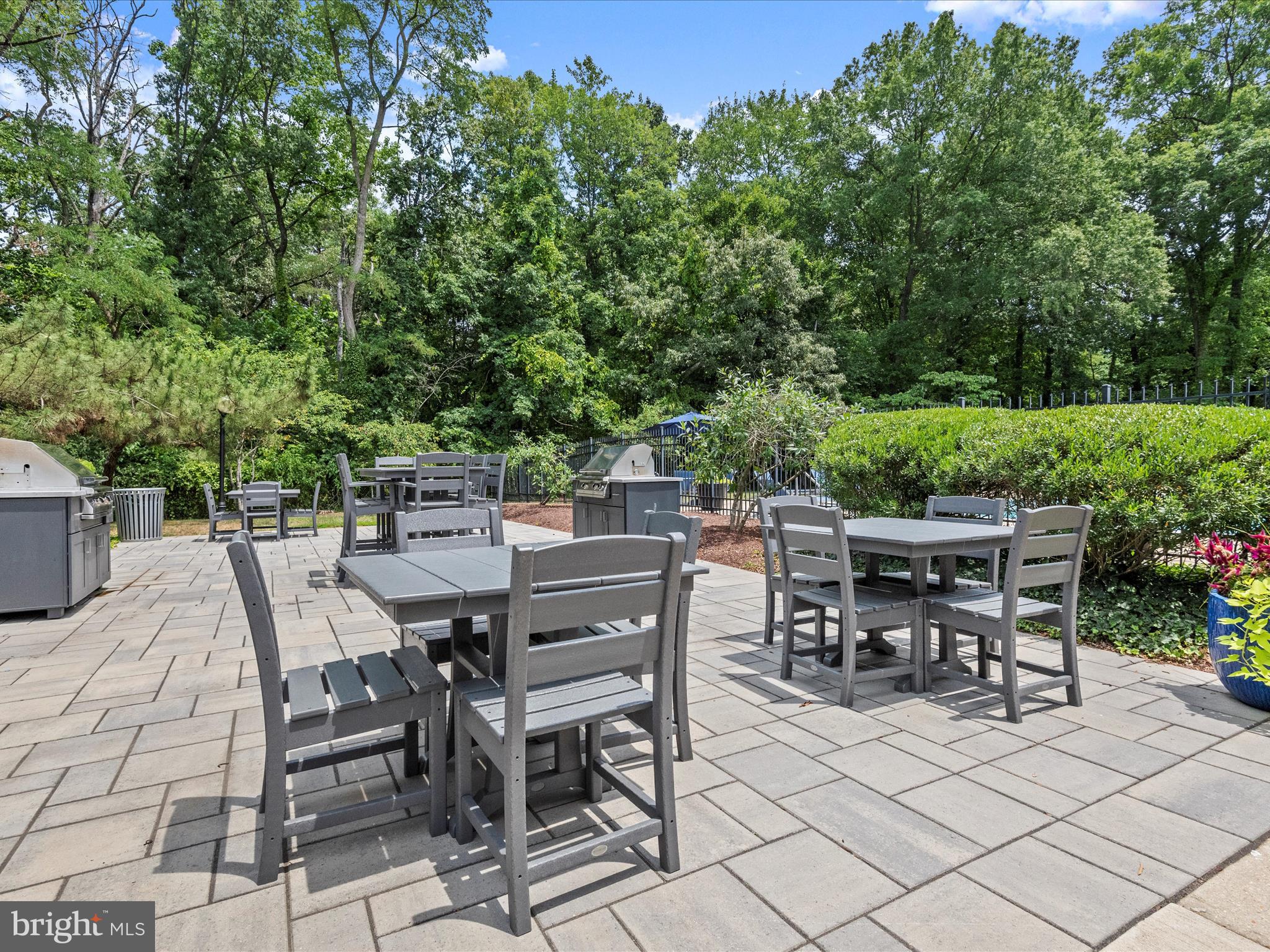 1004 Primrose Road, Unit 202 Annapolis, MD 21403 - Photo 32 of 39 Communal grounds