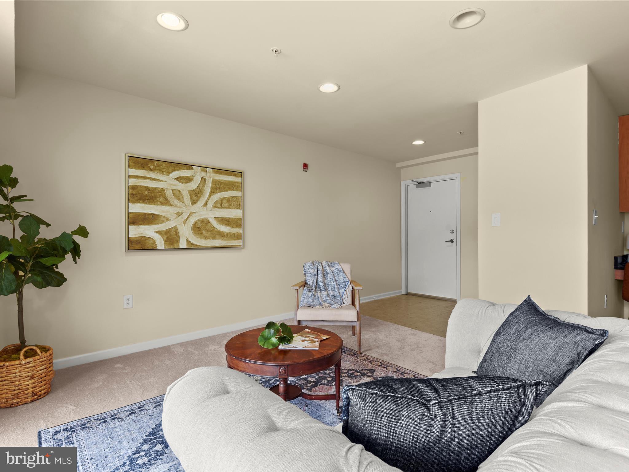 1004 Primrose Road, Unit 202 Annapolis, MD 21403 - Photo 7 of 39 Living room