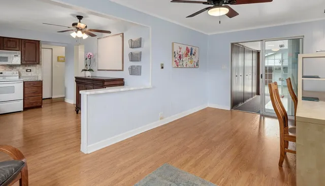 $3,200 | 15W644 Patricia Lane, Elmhurst, IL 60126