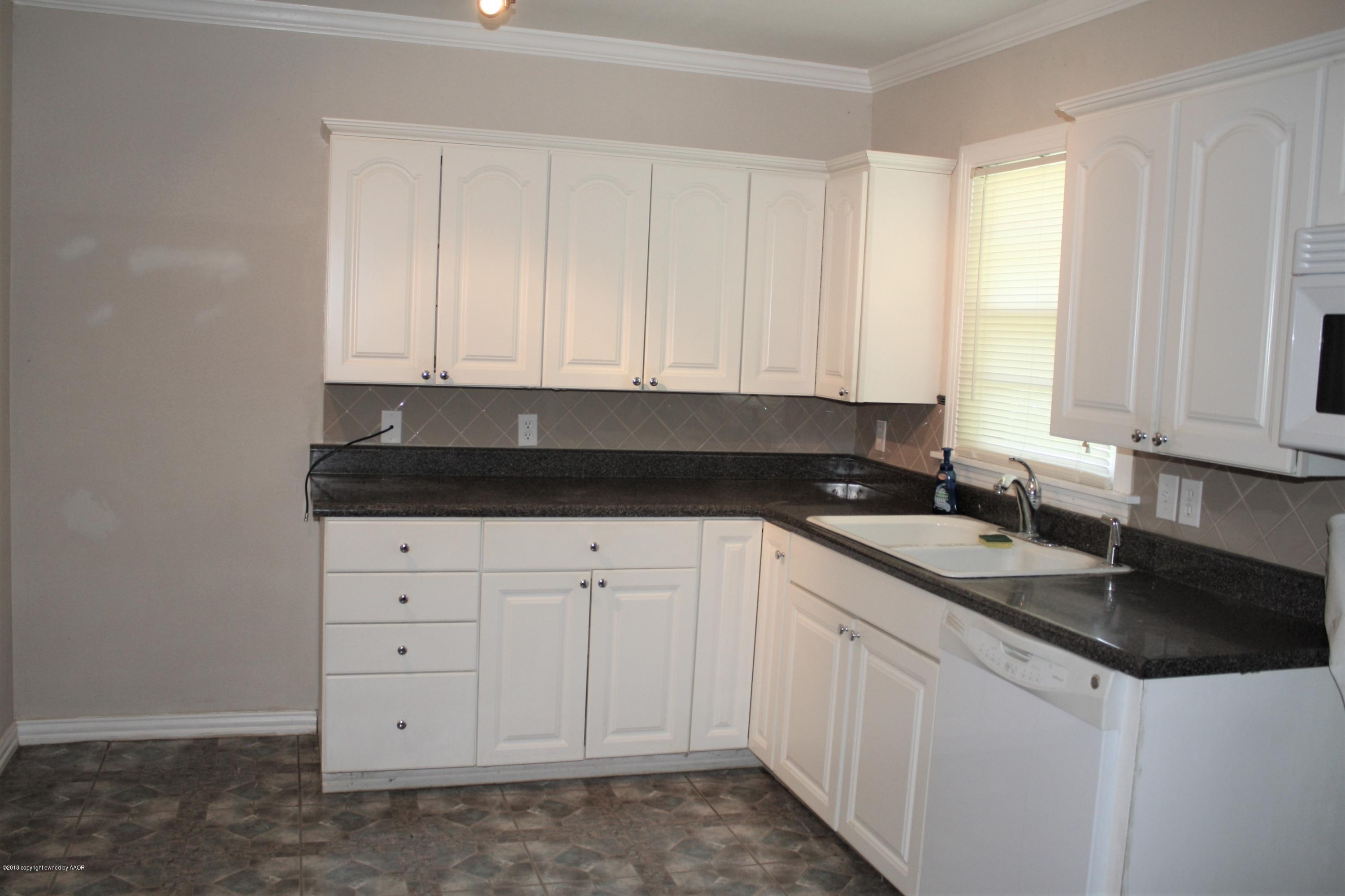 3613 South Hayden Street Amarillo, TX 79110 - Photo 6 of 13 IMG_2277