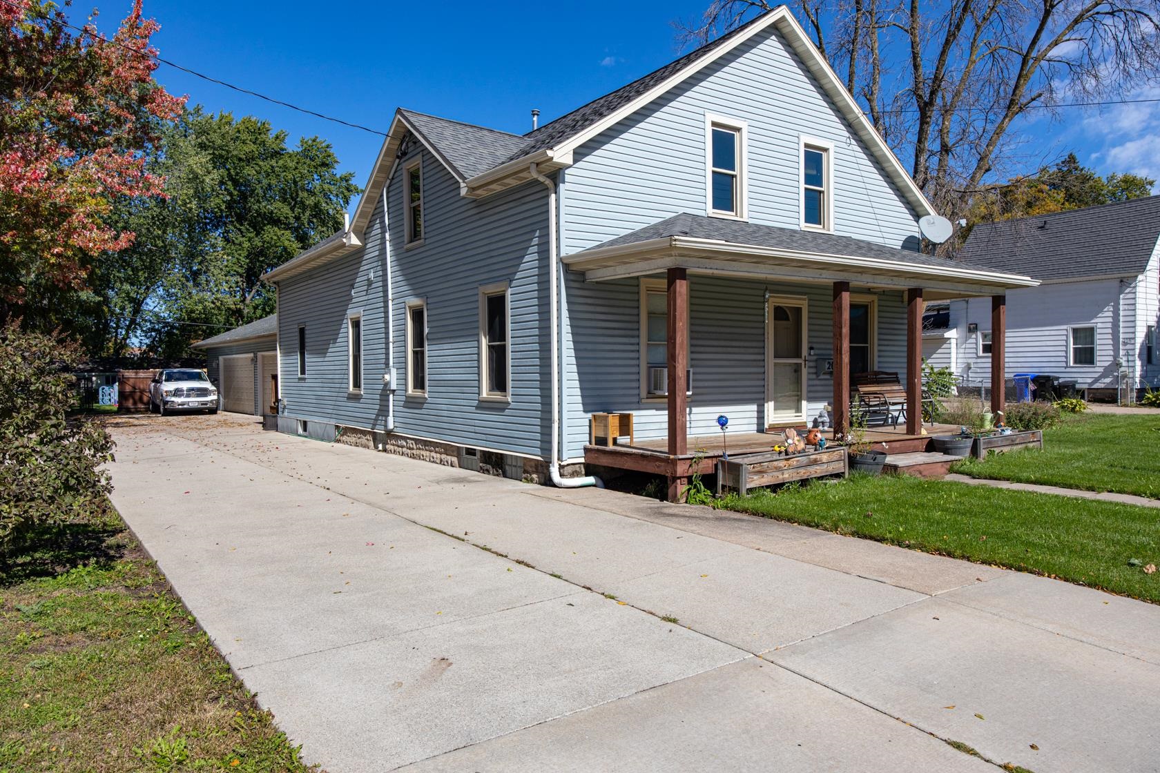 208 East Calumet Street Appleton, WI 54915 - Photo 1 of 36 Gallery Image 1