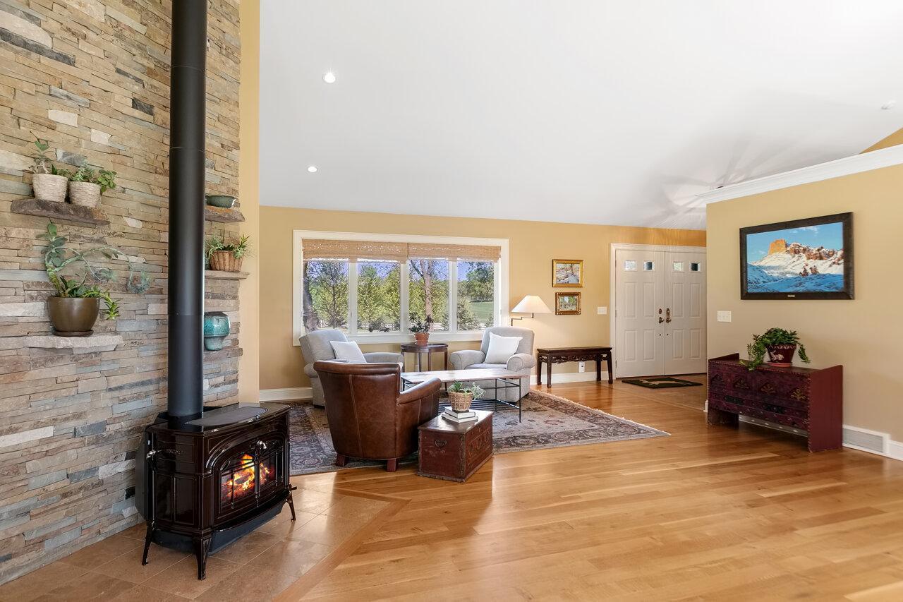 2692 Becker Road Independence, MN 55359 - Photo 5 of 40 Gallery Image 5