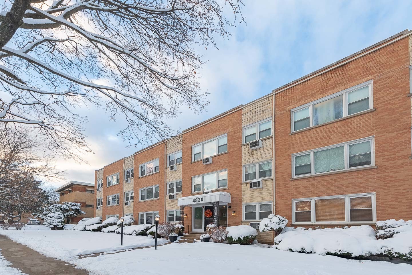 4820 Conrad Street, Unit 202 Skokie, IL 60077 - Photo 2 of 30