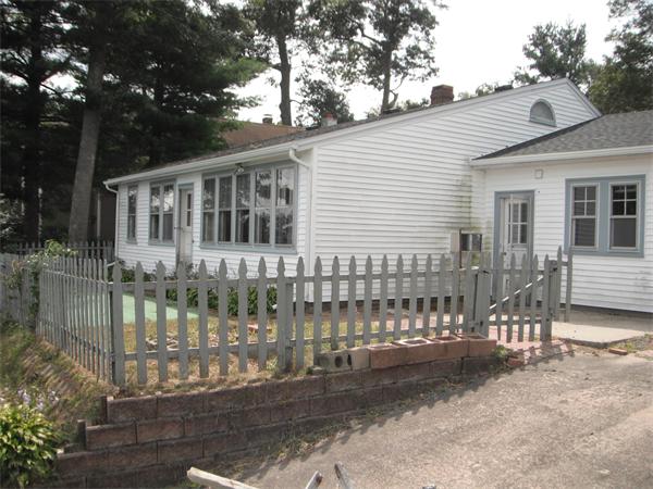 30 Taylor Point Road Pembroke, MA 02359 - Photo 4 of 11 Gallery Image 4