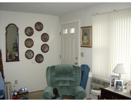 27 Old Forge Road, Unit 27 Bridgewater, MA 02324 - Photo 4 of 6 Gallery Image 4