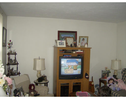 27 Old Forge Road, Unit 27 Bridgewater, MA 02324 - Photo 5 of 6 Gallery Image 5