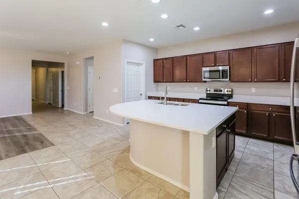 $2,375 | 6405 South 47th Drive, Laveen, AZ 85339
