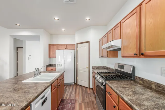 $2,200 | 206 West Hawaii Drive, Casa Grande, AZ 85122