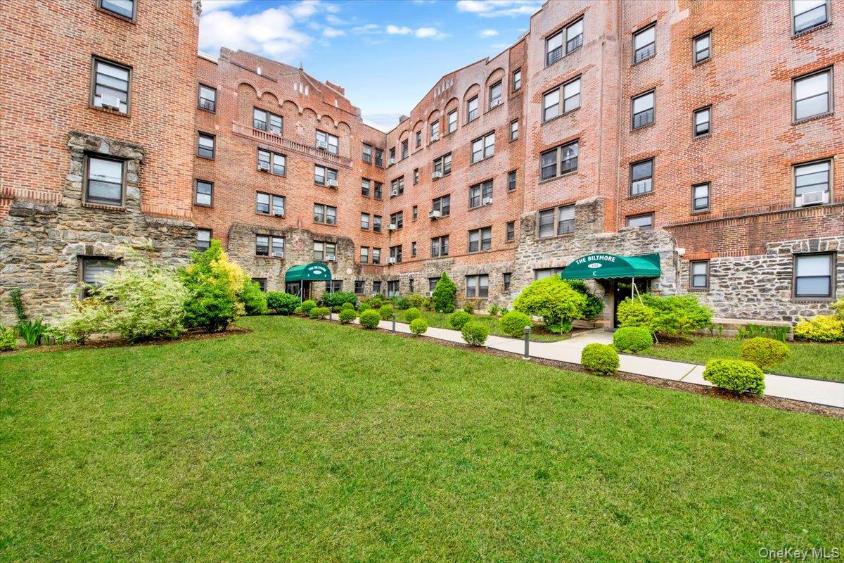 4784 Boston Post Road, Unit B45 Pelham, NY 10803 - Photo 17 of 31 side building view