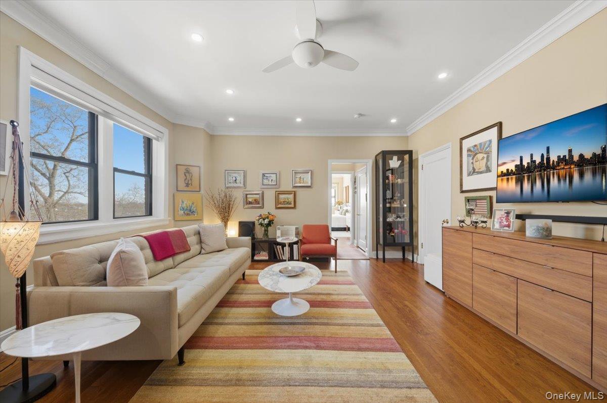 4784 Boston Post Road, Unit B45 Pelham, NY 10803 - Photo 2 of 31