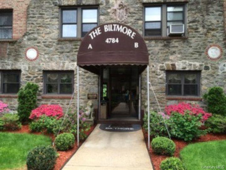 4784 Boston Post Road, Unit B45 Pelham, NY 10803 - Photo 21 of 31 front of building