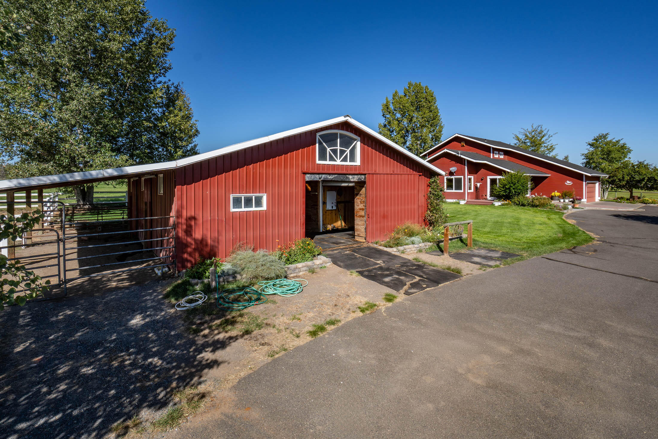 65010 Gerking Market Road Bend, OR 97703 - Photo 8 of 39 Barn