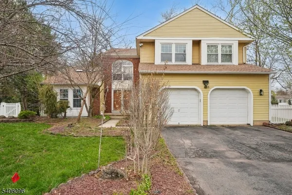 $900,000 | 9 Chipwood Lane, North Brunswick, NJ 08902