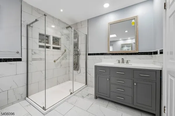 $900,000 | 9 Chipwood Lane, North Brunswick, NJ 08902