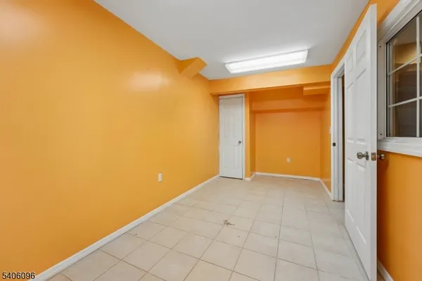 $900,000 | 9 Chipwood Lane, North Brunswick, NJ 08902