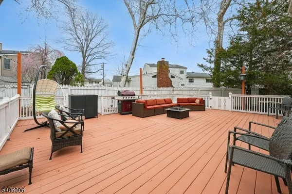 $900,000 | 9 Chipwood Lane, North Brunswick, NJ 08902
