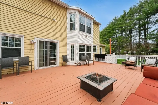 $900,000 | 9 Chipwood Lane, North Brunswick, NJ 08902
