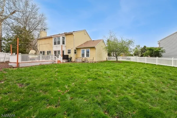 $900,000 | 9 Chipwood Lane, North Brunswick, NJ 08902