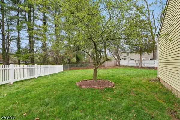 $900,000 | 9 Chipwood Lane, North Brunswick, NJ 08902