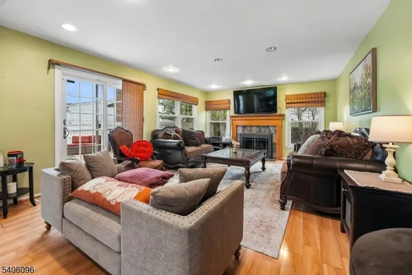 $900,000 | 9 Chipwood Lane, North Brunswick, NJ 08902