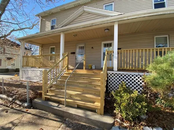 $3,400 | 70 Francis Street, Unit 70, Waltham, MA 02451