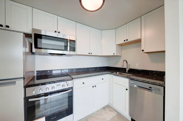 $2,200 | 555 East William Street, Unit 20L, Ann Arbor, MI 48104