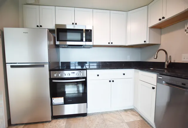 $2,200 | 555 East William Street, Unit 20L, Ann Arbor, MI 48104