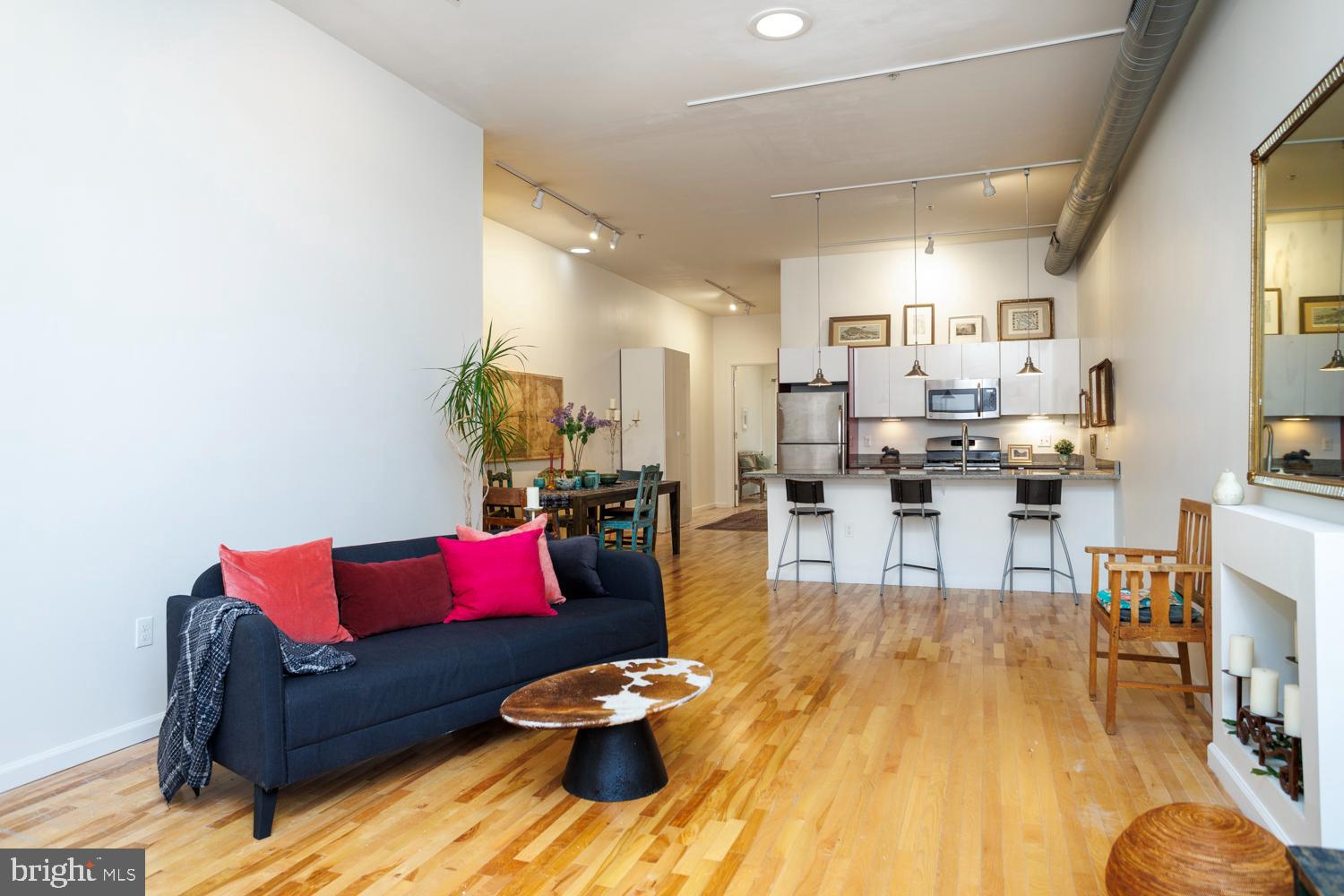 1215 North Hancock Street Philadelphia, PA 19122 - Photo 4 of 39 1st Floor Living Room