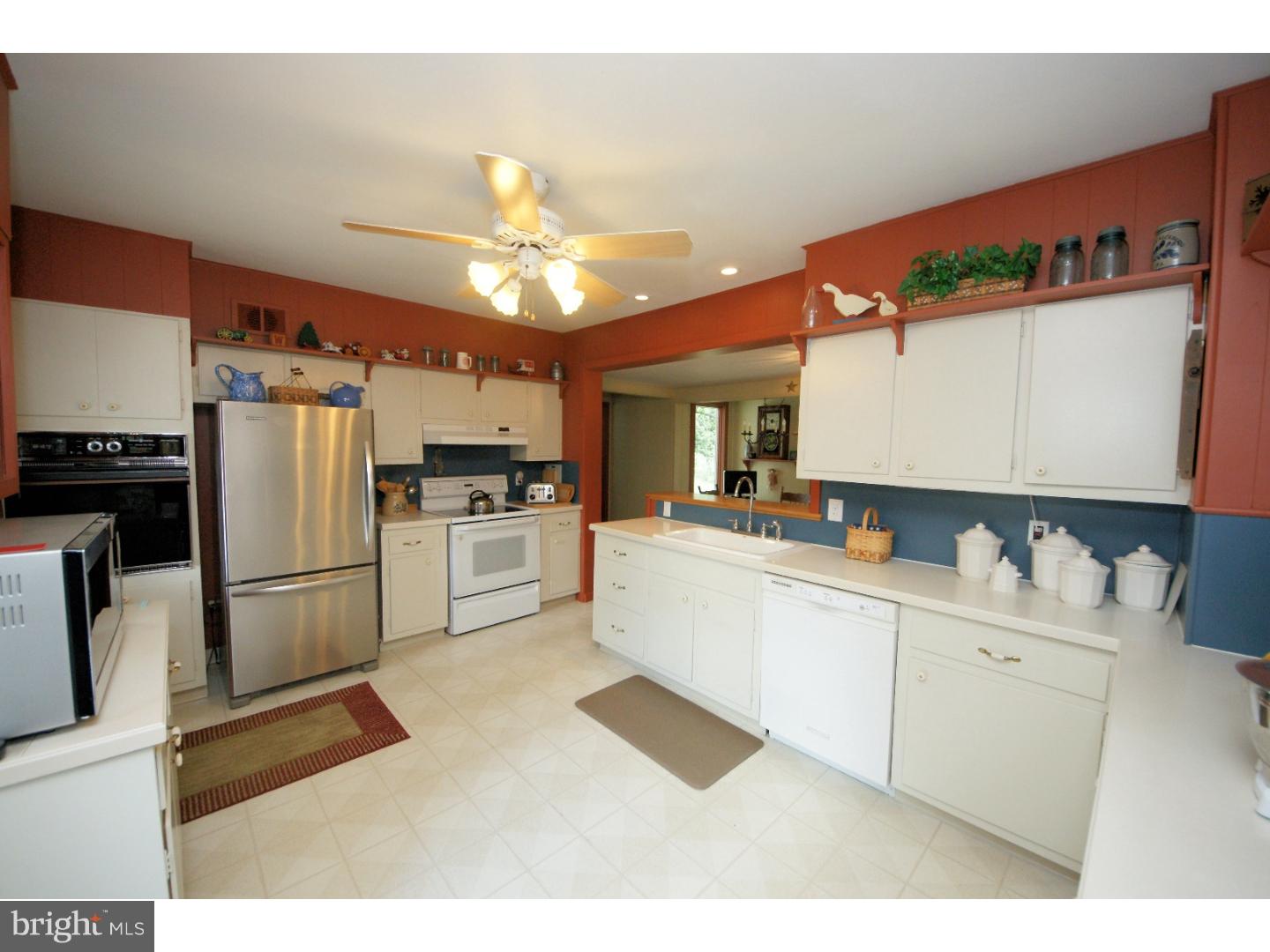 443 Ellisdale Road Chesterfield, NJ 08515 - Photo 11 of 25 Kitchen