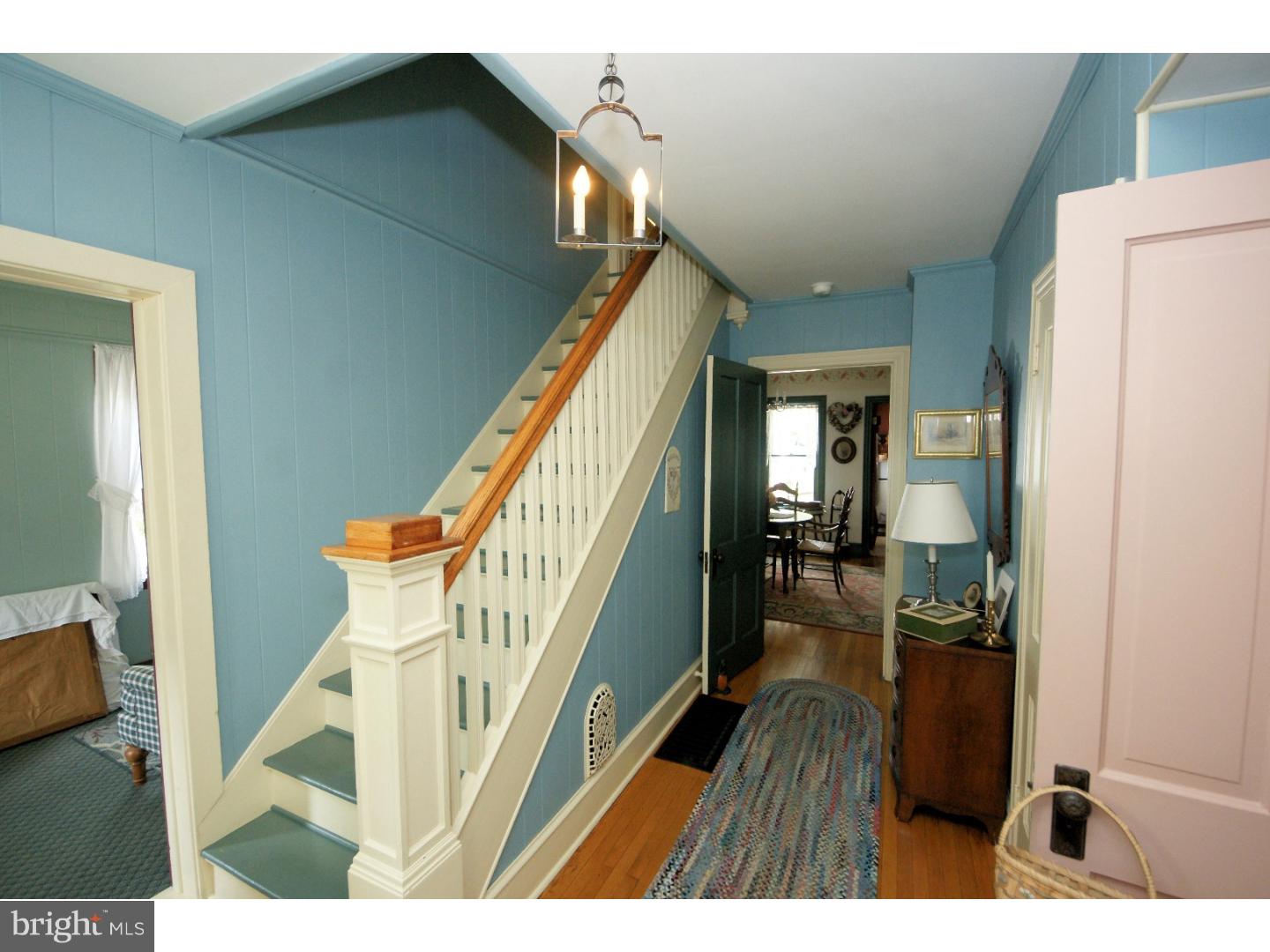 443 Ellisdale Road Chesterfield, NJ 08515 - Photo 6 of 25 Foyer