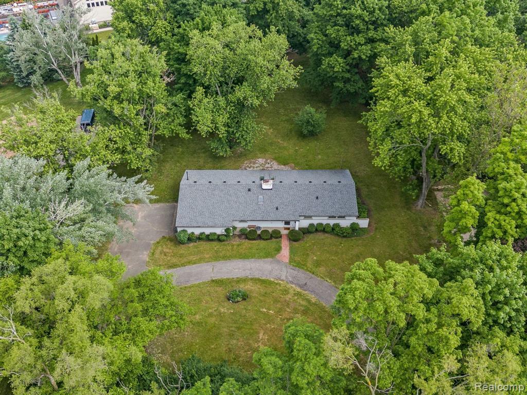 4550 West Maple Road Bloomfield Hills, MI 48301 - Photo 21 of 24
