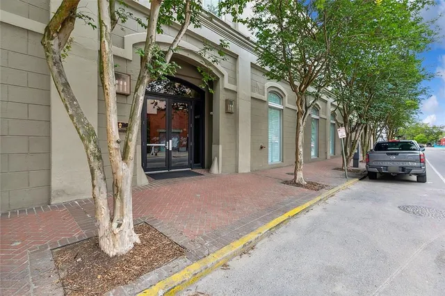 $4,500 | 840 Tchoupitoulas Street, Unit 211, New Orleans, LA 70130