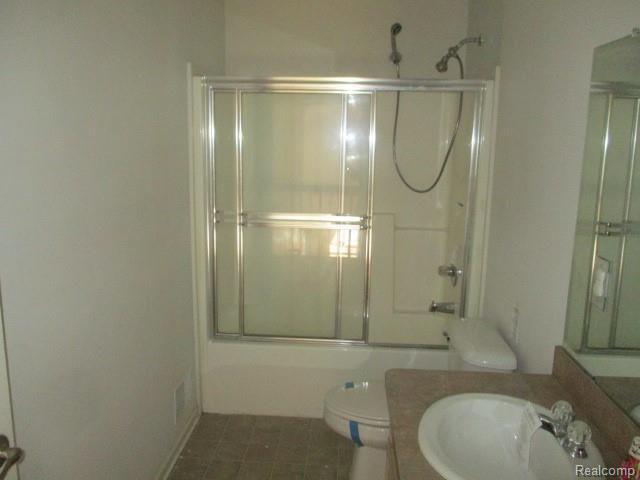 760 Harding Street Detroit, MI 48214 - Photo 18 of 20 166.JPG