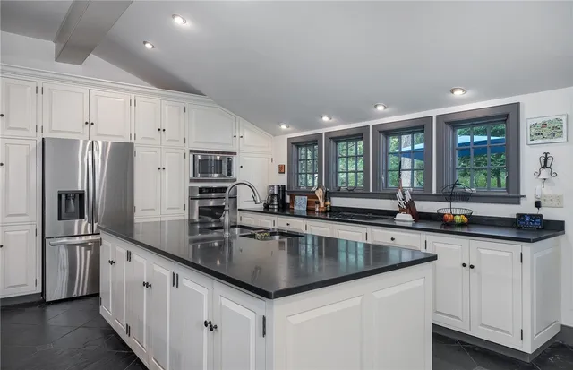 $925,000 | 399 Bungy Road, Scituate, RI 02857