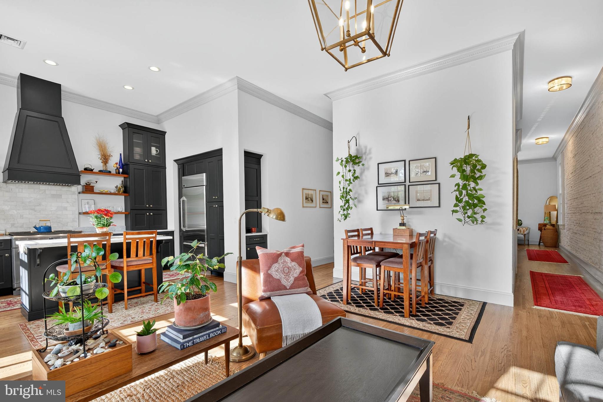 14 East Farnum Street Lancaster, PA 17602 - Photo 14 of 50 a living room with furniture and a table
